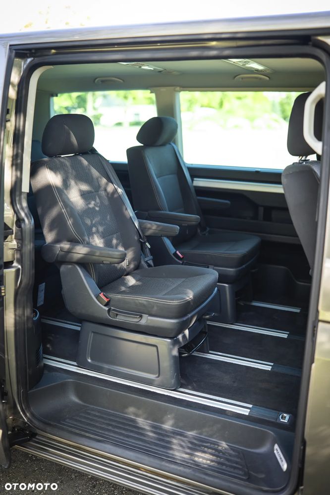 Volkswagen Multivan - 15