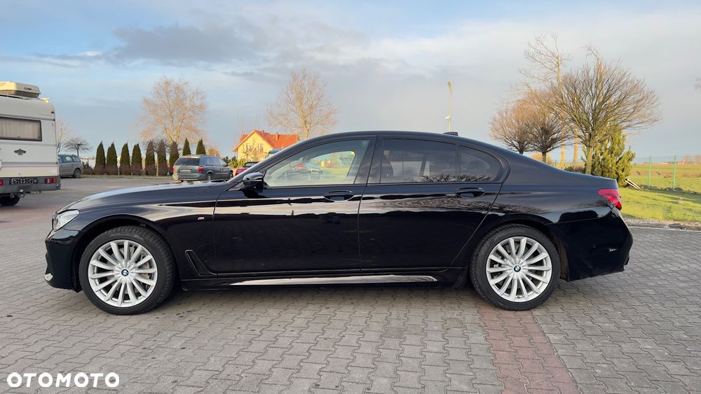 BMW Seria 7 750i xDrive - 11