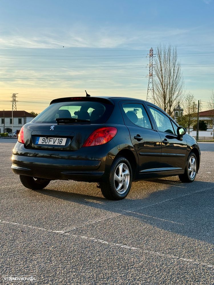 Peugeot 207 1.4 16V Trendy - 2