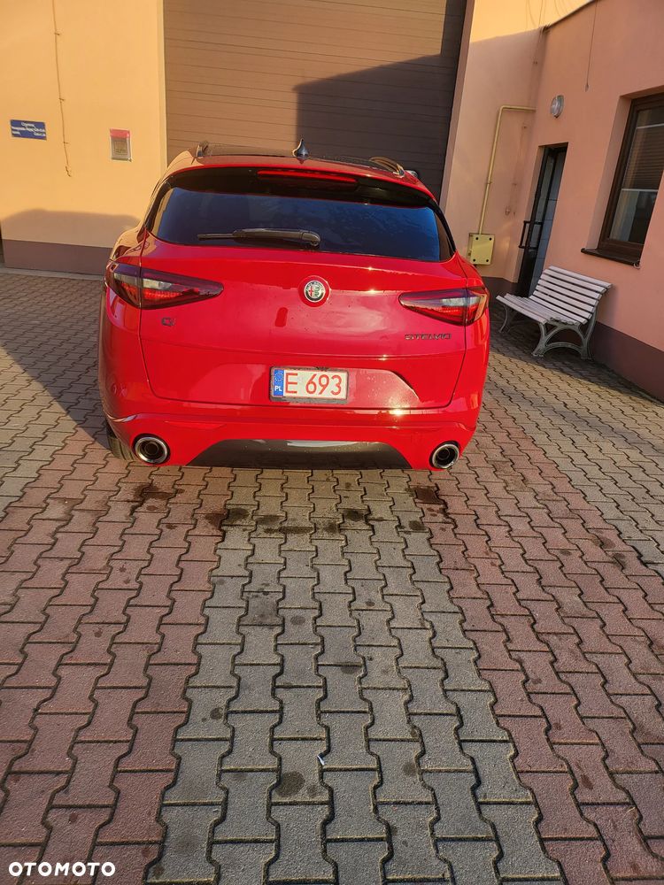 Alfa Romeo Stelvio 2.0 Turbo 16V AT8-Q4 Ti - 17