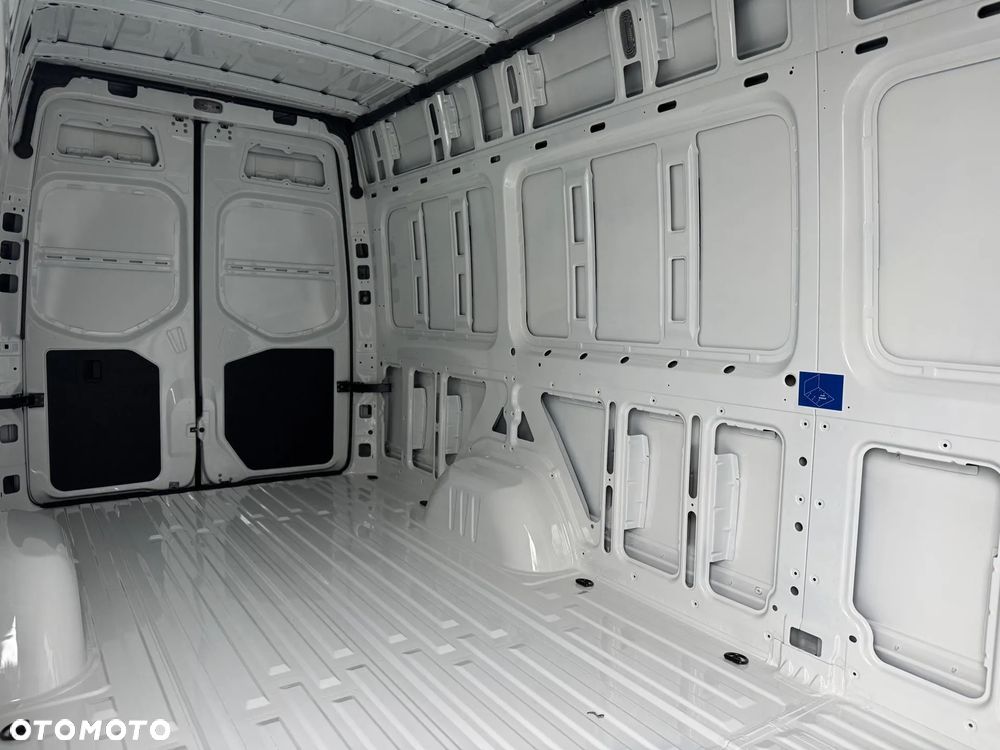 Mercedes-Benz Sprinter - 8