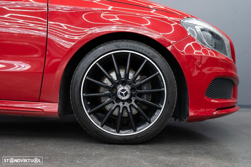 Mercedes-Benz A 180 d AMG Line - 12