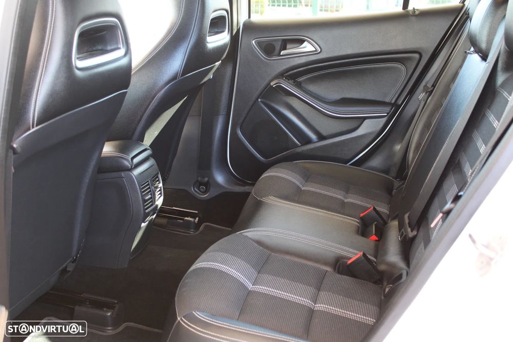 Mercedes-Benz GLA 220 d - 24