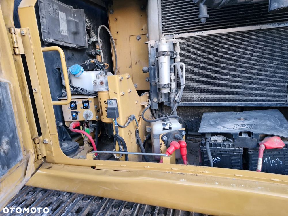 Caterpillar 319D - 13