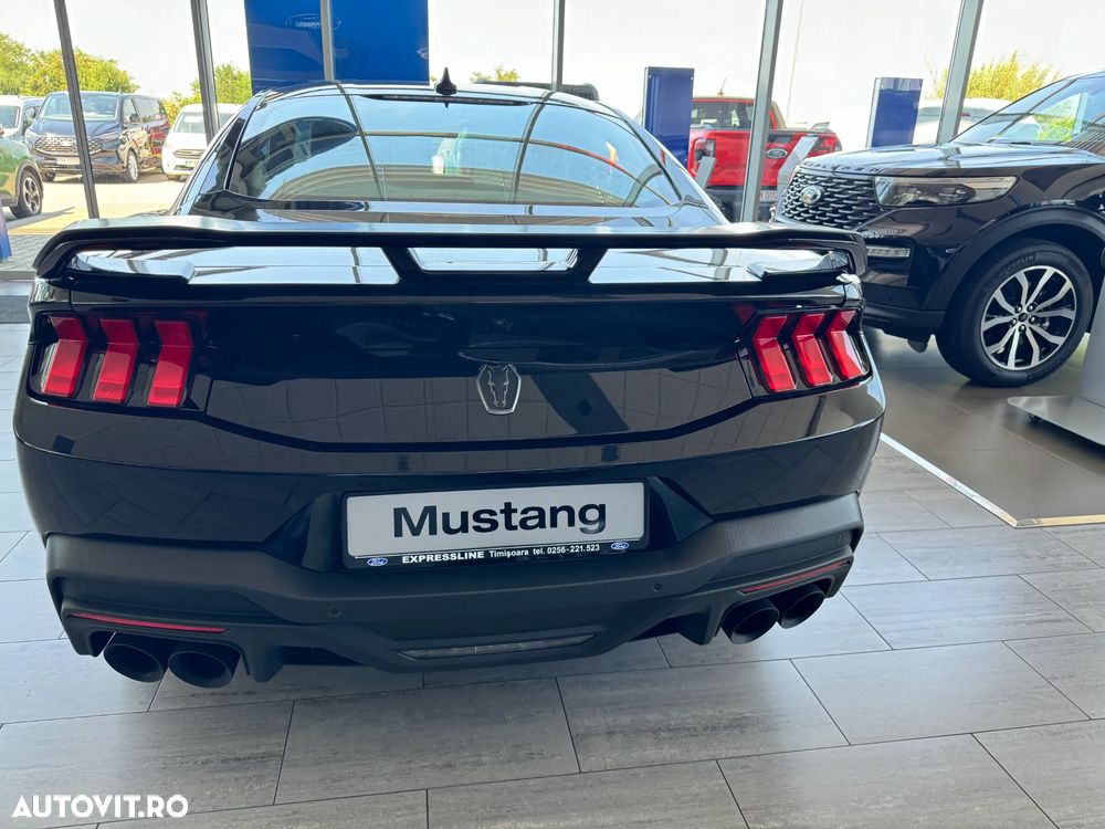 Ford Mustang - 8