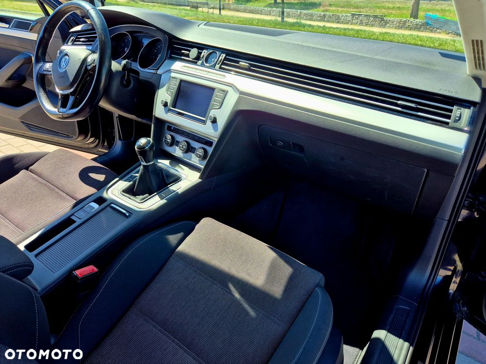 Volkswagen Passat 1.8 TSI BMT Comfortline - 10