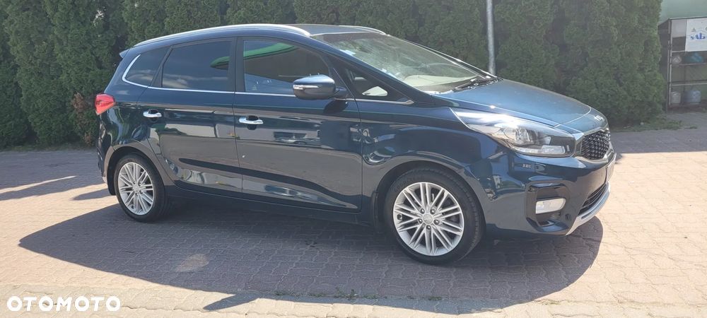 Kia Carens - 13