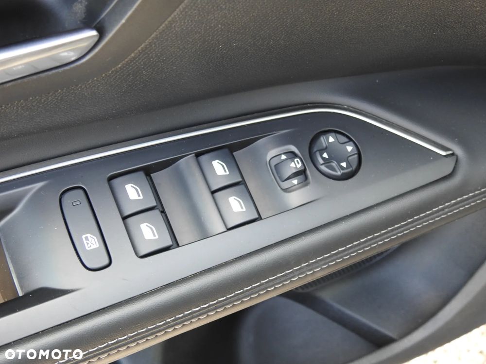 Peugeot 5008 1.6 BlueHDI Allure S&S EAT6 - 16