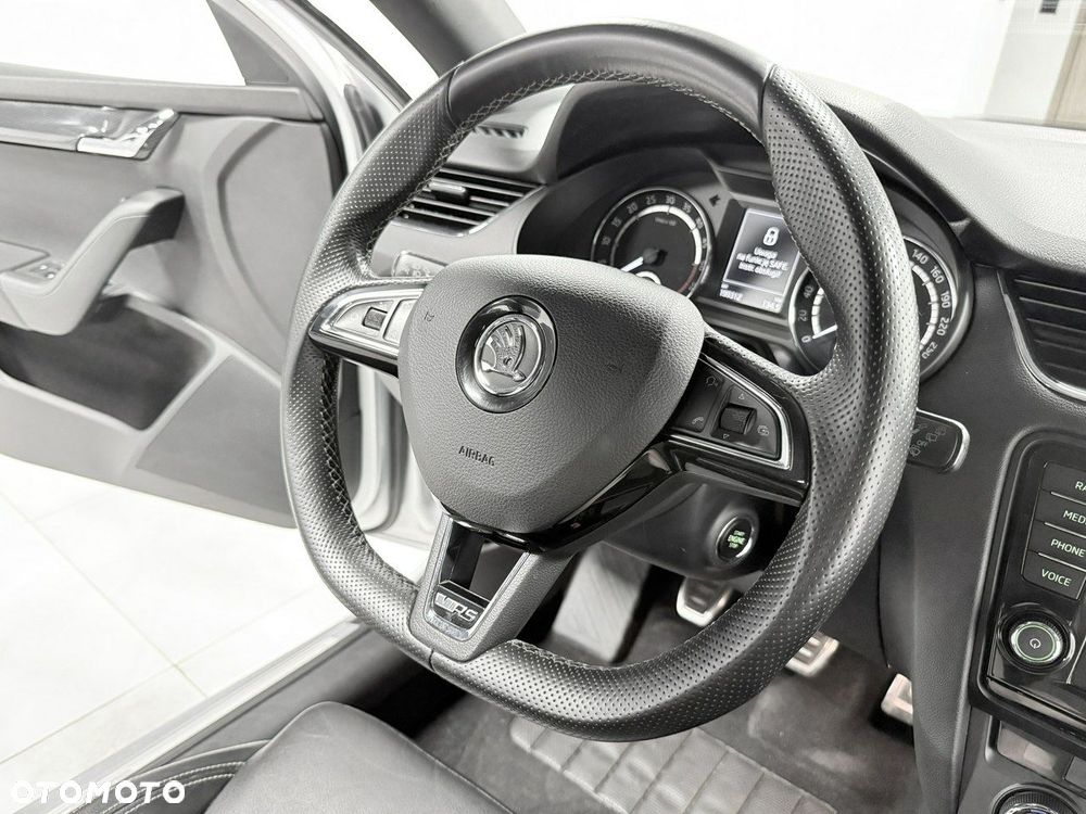 Skoda Octavia 2.0 TDI RS - 33