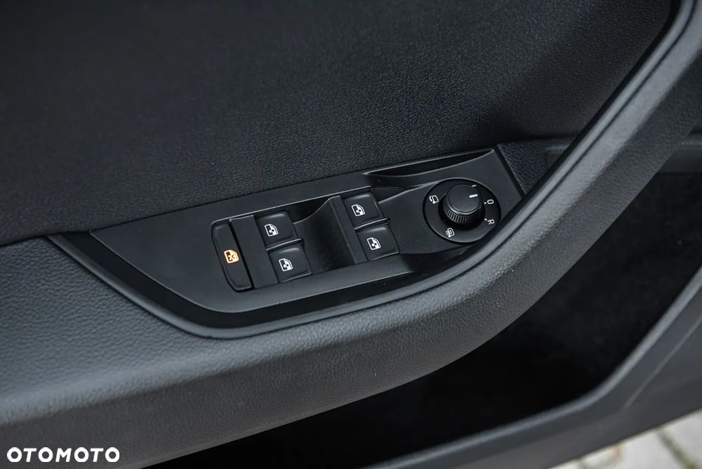 Skoda Superb Combi 2.0 TDI DSG Premium Edition - 16