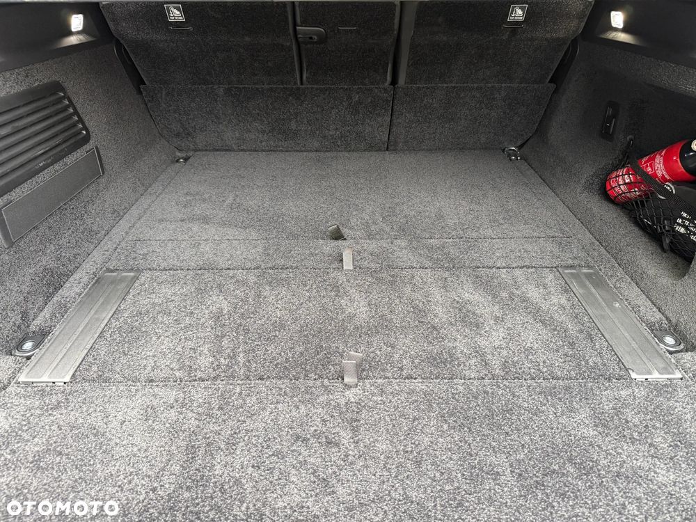 Land Rover Range Rover 4.4 V8 P615 mHEV LWB SV - 23