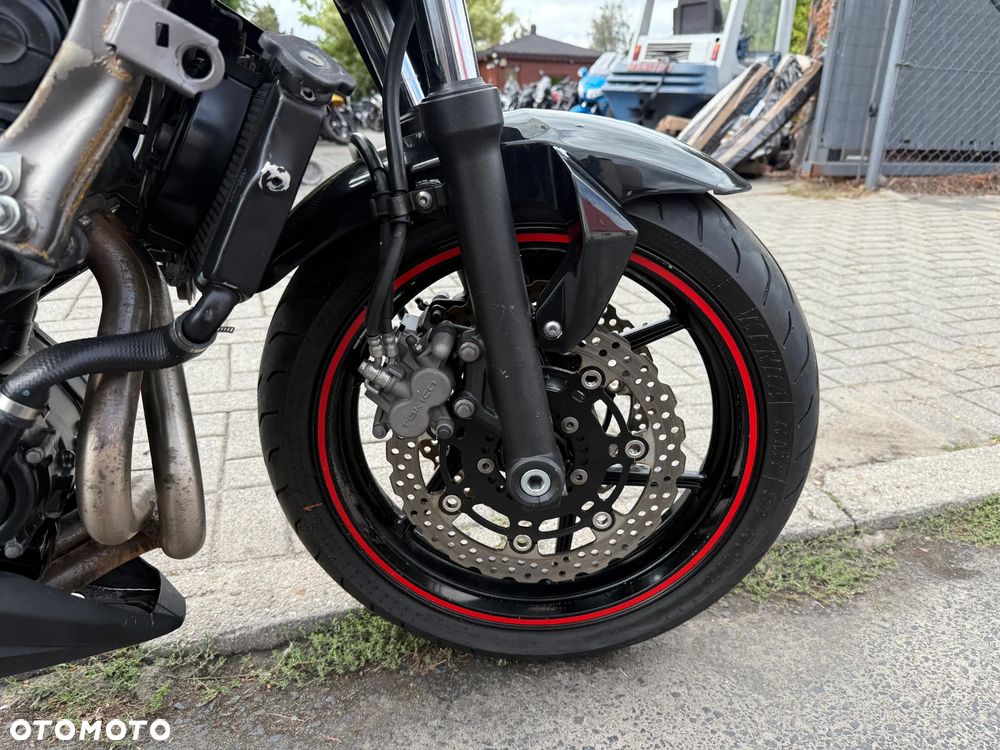 Kawasaki ER - 24