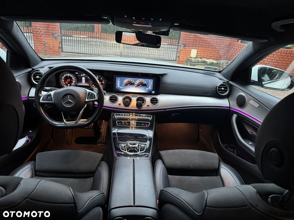 Mercedes-Benz Klasa E 220 d 4-Matic 9G-TRONIC - 11