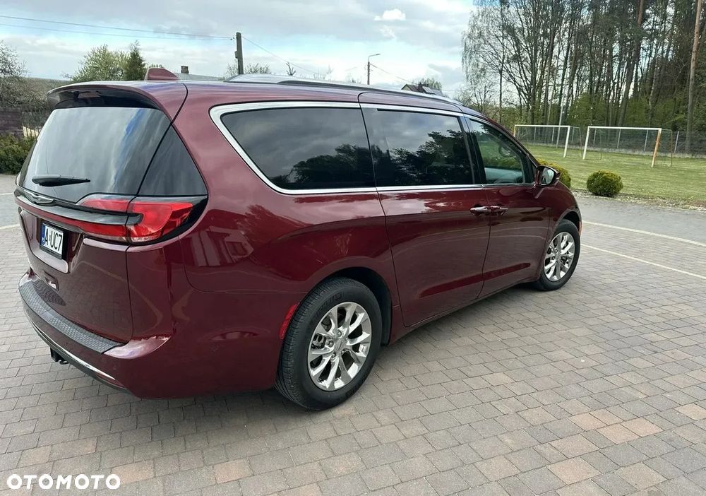 Chrysler Pacifica - 8