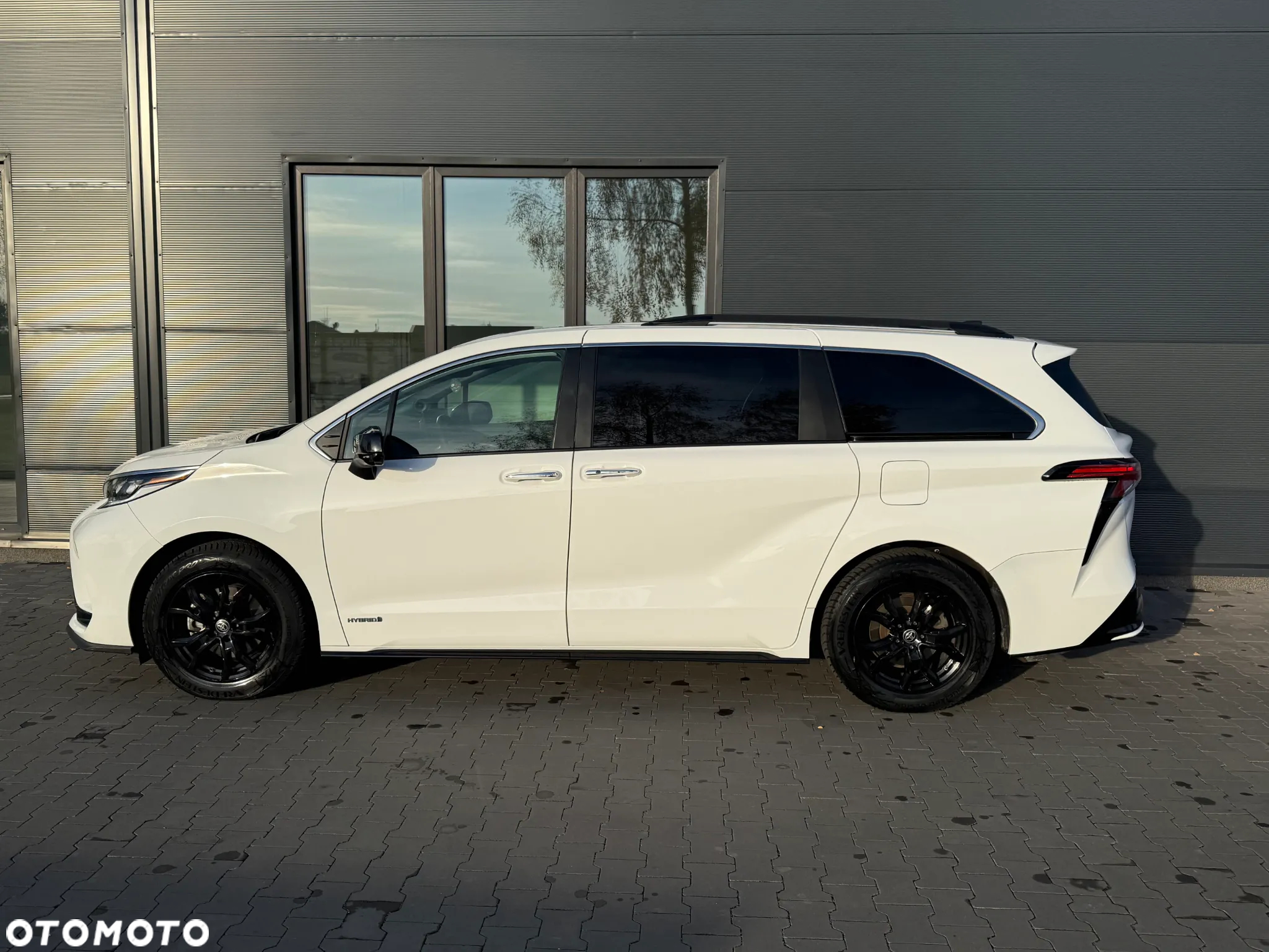 Toyota Sienna - 8