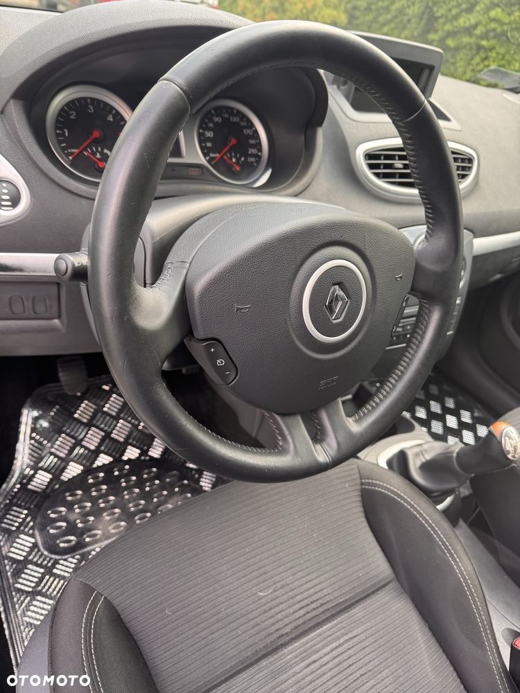 Renault Clio - 7
