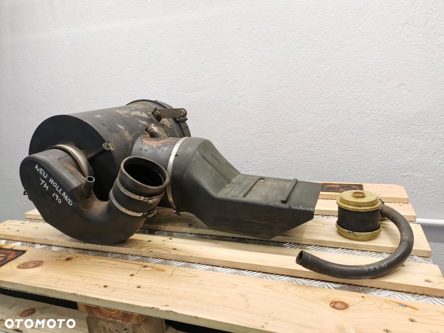 Obudowa filtra powietrza New Holland TM 190 - 3