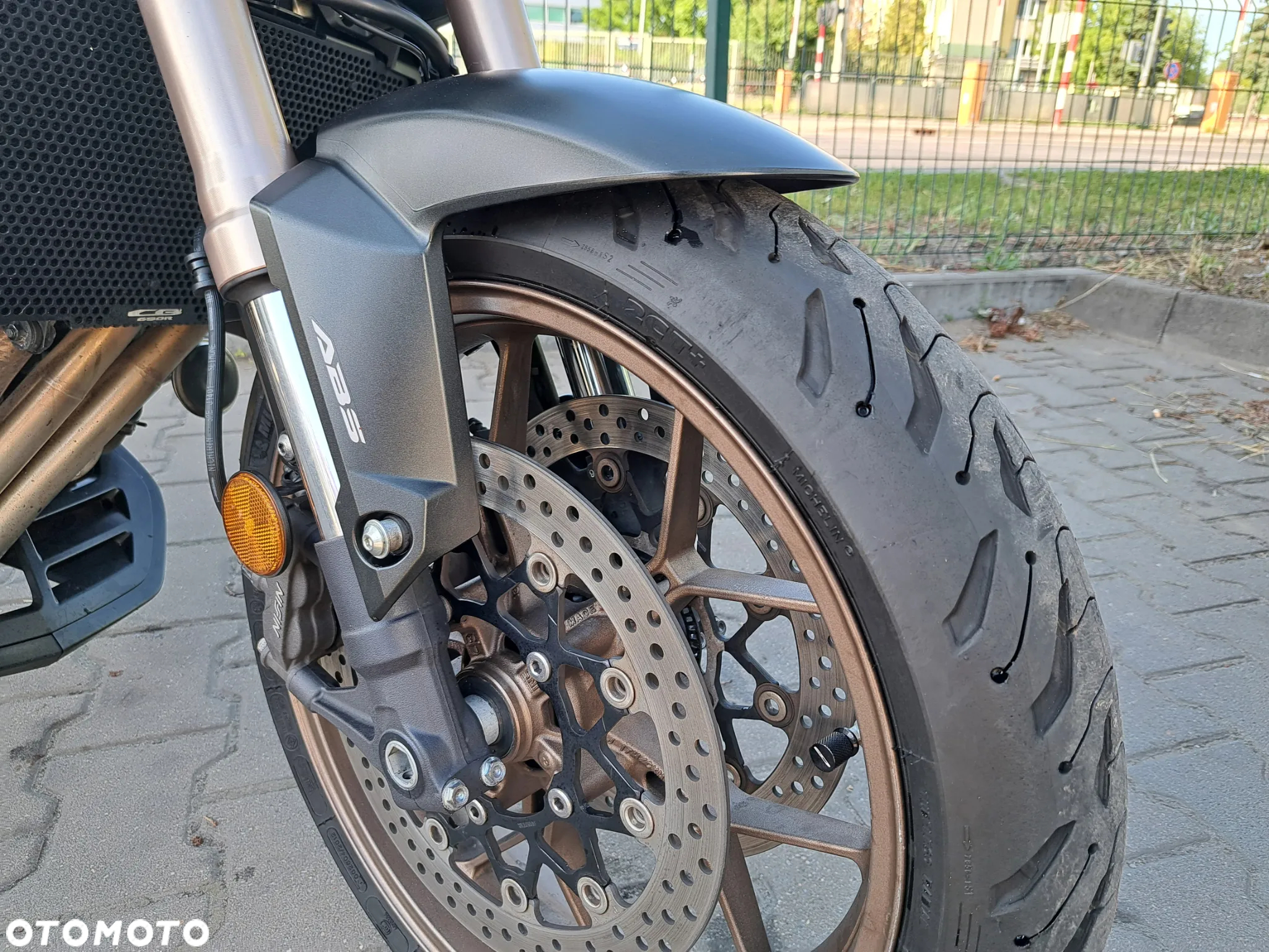 Honda CB - 16