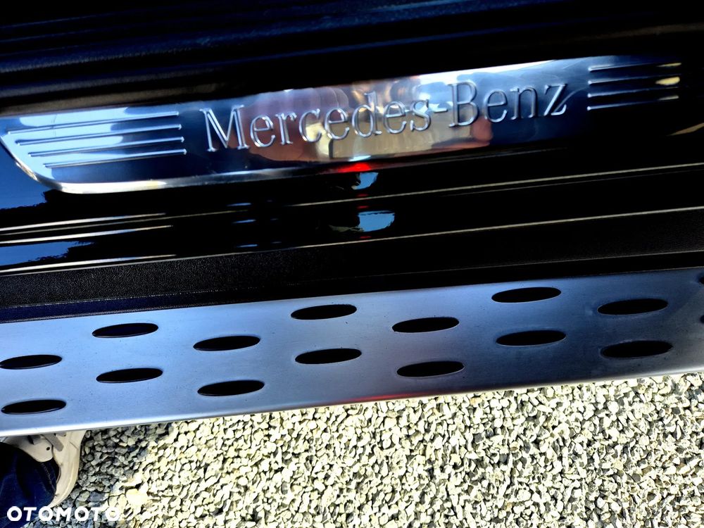 Mercedes-Benz GLC 300 e 4-Matic - 23