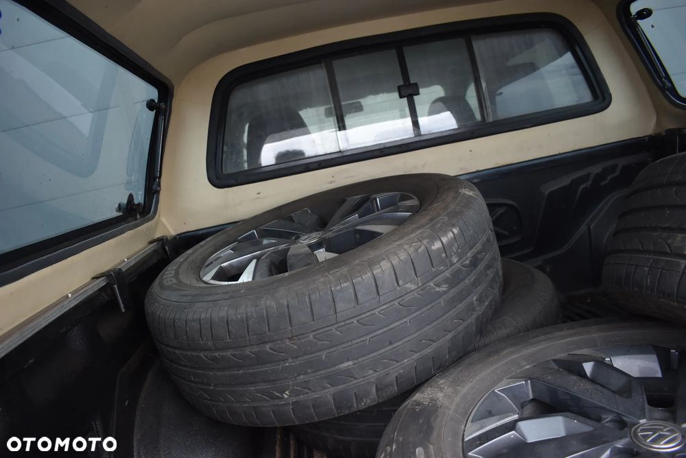 Volkswagen Amarok - 18