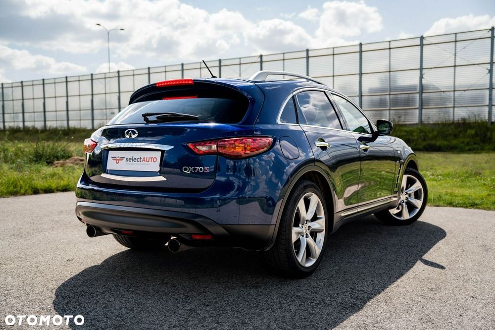 Infiniti QX70 - 7