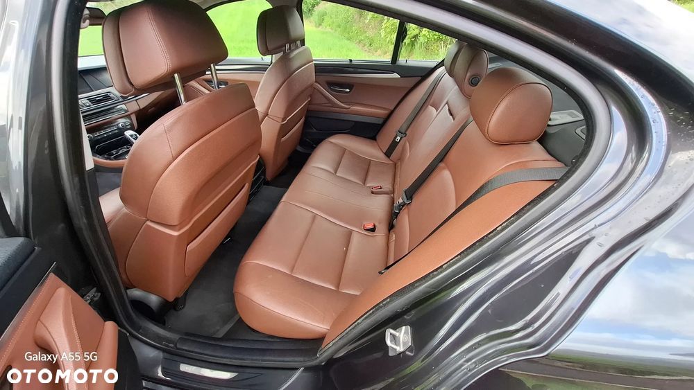 BMW Seria 5 535i xDrive - 11