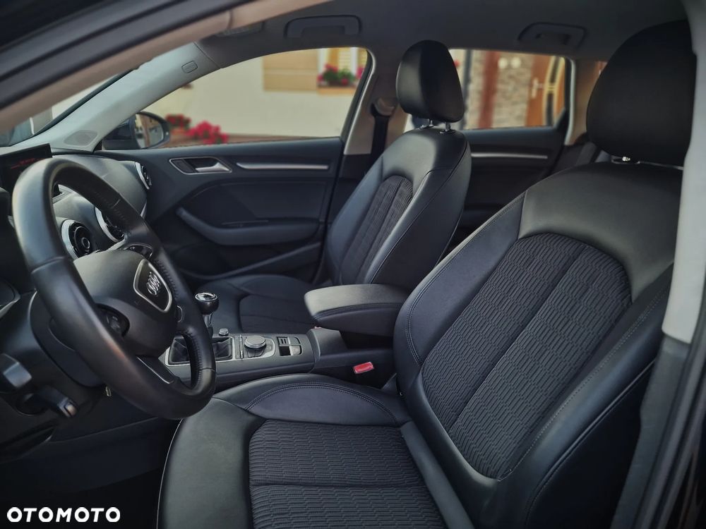 Audi A3 Sportback 1.4 TFSI CoD Ambiente - 25