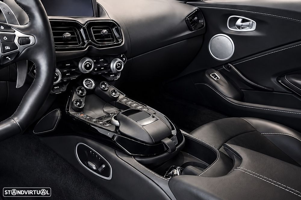 Aston Martin Vantage Coupe 4.0 Twin-Turbo V8 - 14