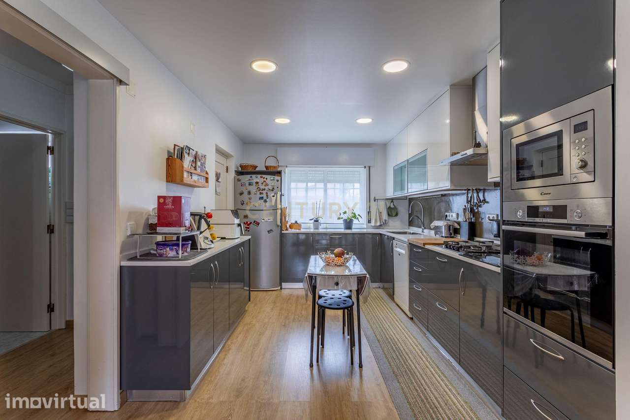 Moradia T4 em Oeiras com Excelente Localização - Grande imagem: 5/44