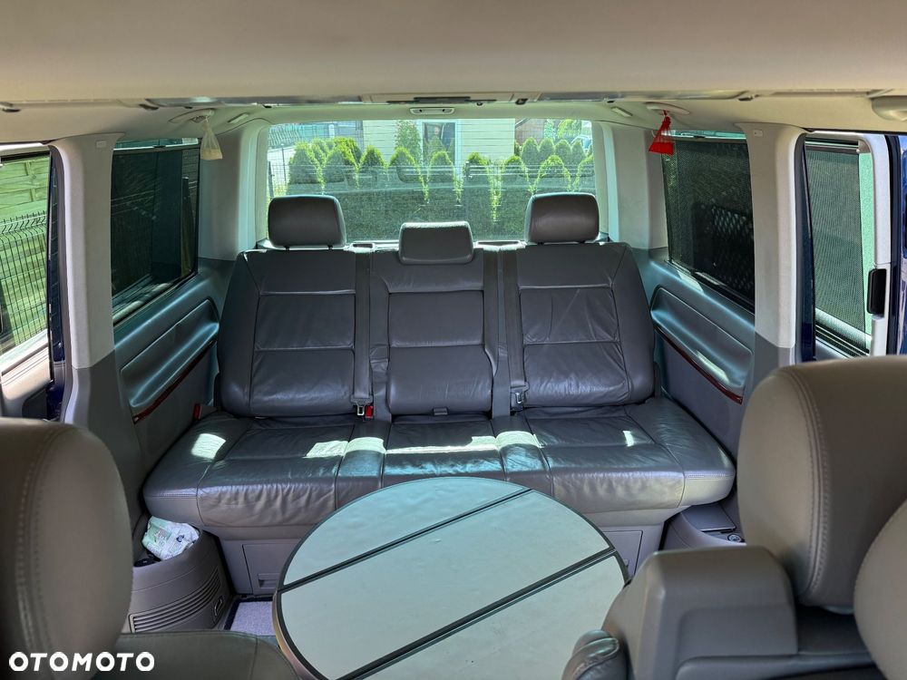 Volkswagen Multivan - 9