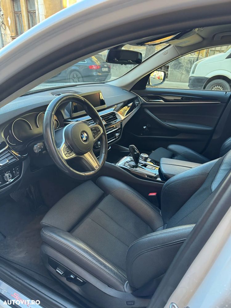 BMW Seria 5 520i AT - 9