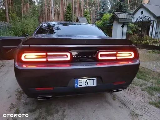 Dodge Challenger - 9