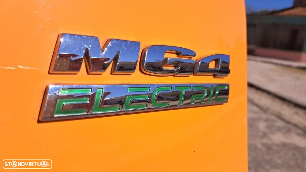 MG MG4 64 kWh Luxury - 43