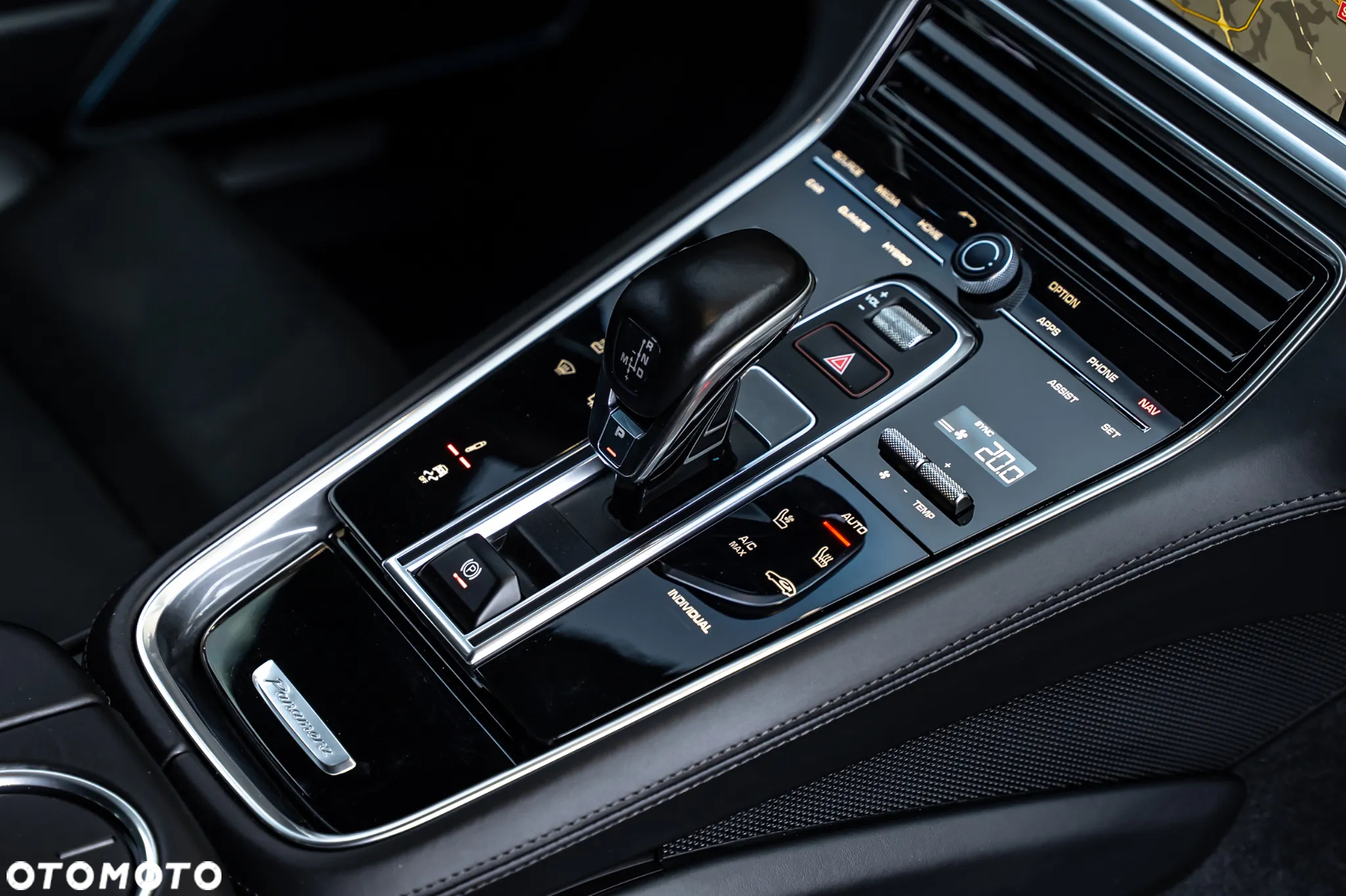 Porsche Panamera 4 e-Hybrid Sport Turismo - 38