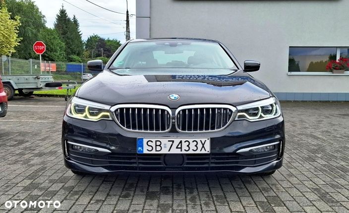 BMW Seria 5 540i GPF xDrive - 37