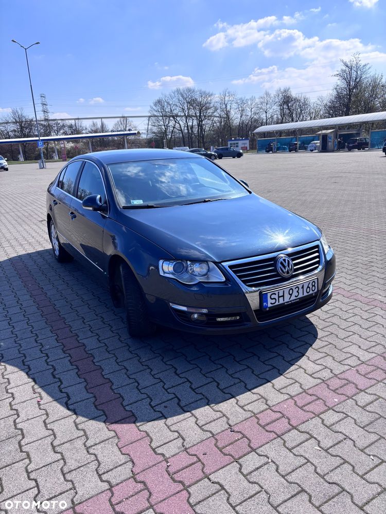 Volkswagen Passat 2.0 TDI DPF Highline - 11