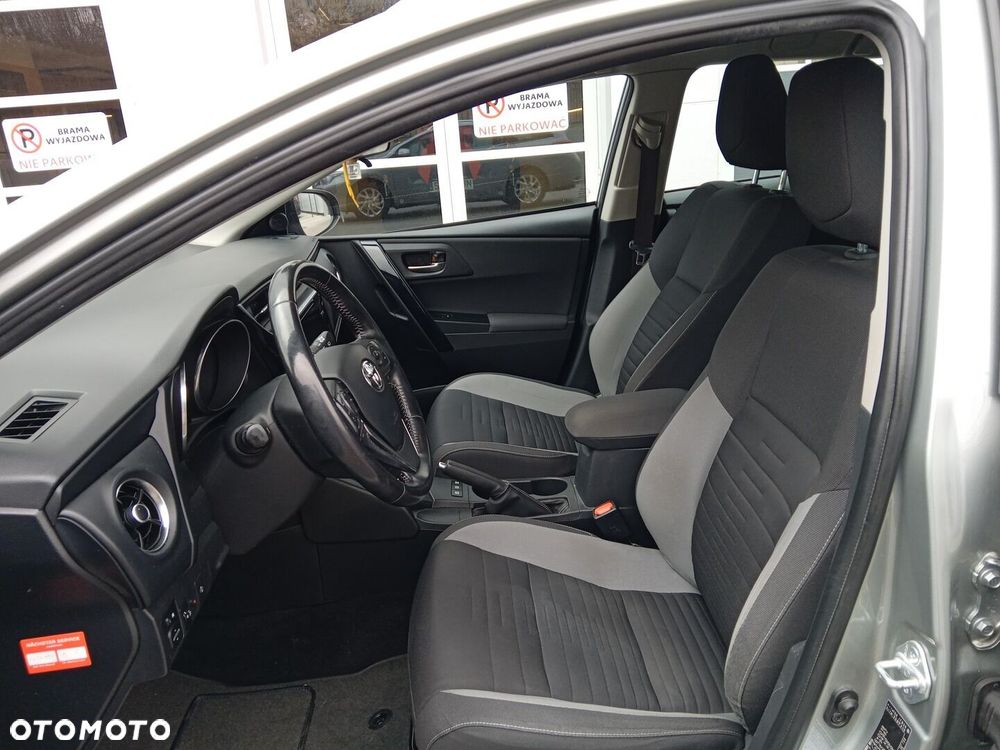 Toyota Auris - 15
