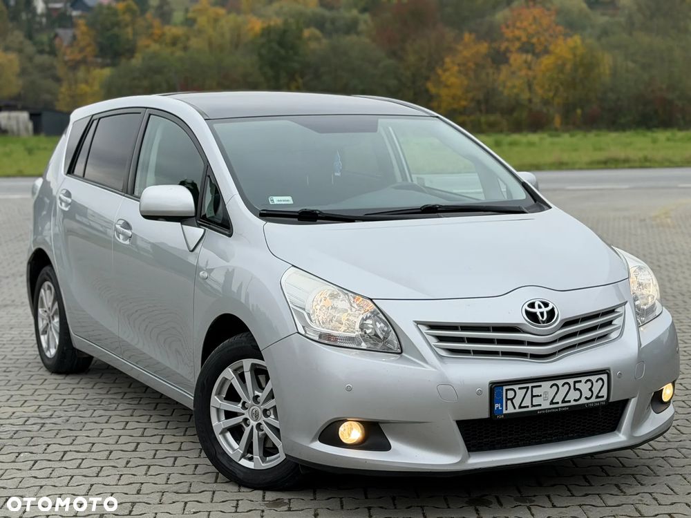 Toyota Verso 2013 photo 2