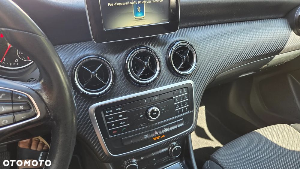 Mercedes-Benz GLA 180 Style - 17