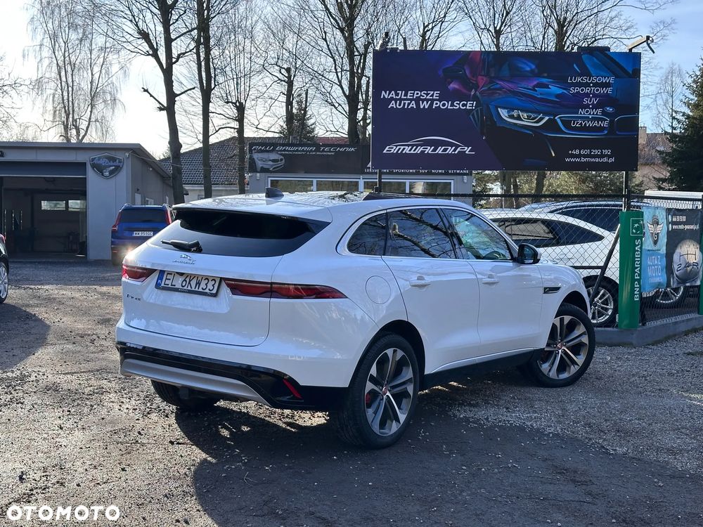 Jaguar F-Pace P250 AWD R-Dynamic SE - 9