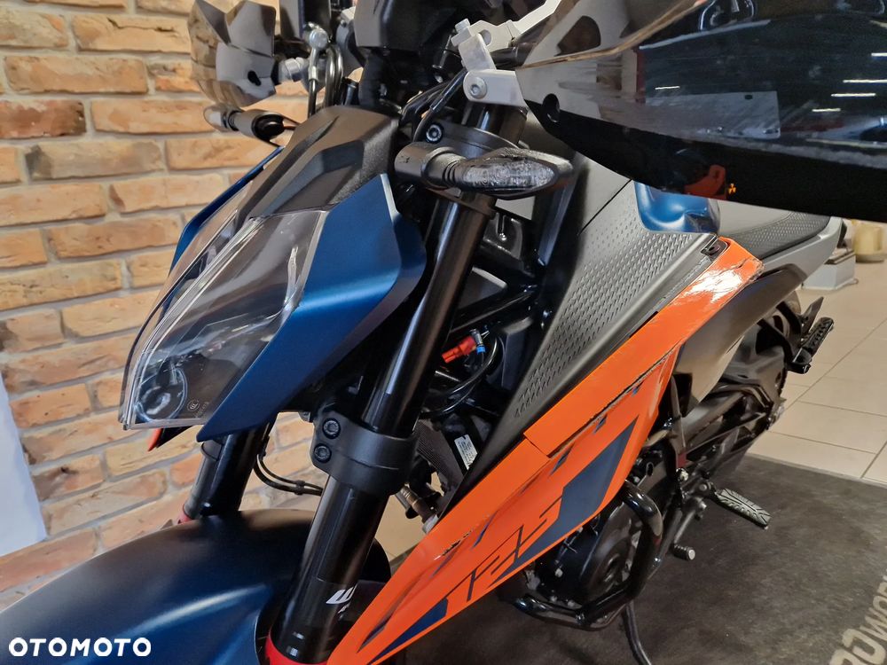 KTM Duke 125 - 21