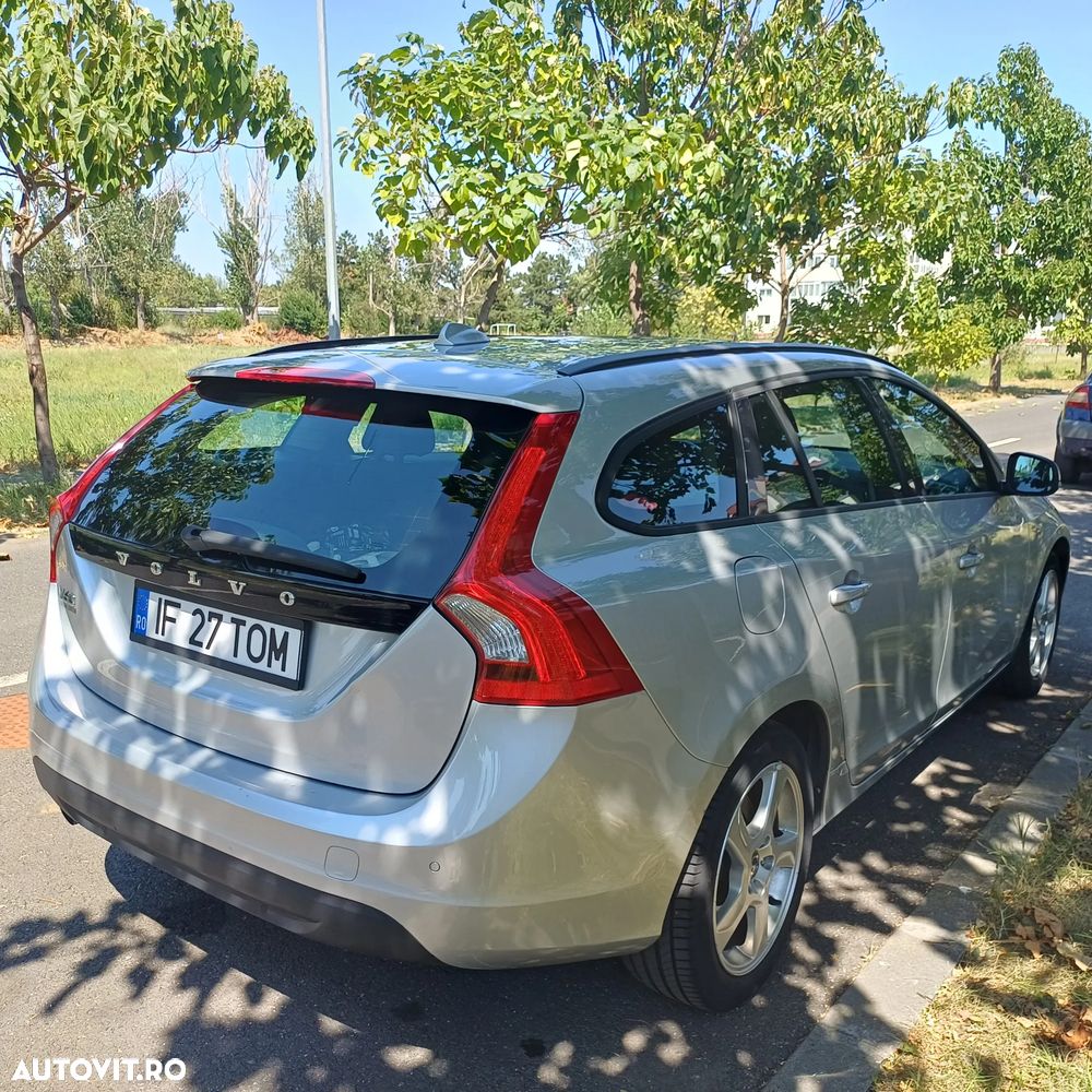Volvo V60 DRIVe Start-Stop Momentum - 3