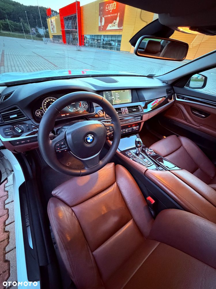 BMW Seria 5 530d xDrive Luxury Line - 27