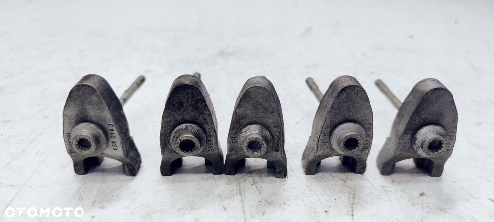 ŚRUBA MOCOWANIE WTRYSKU AUDI VW SEAT SKODA 059216J - 2