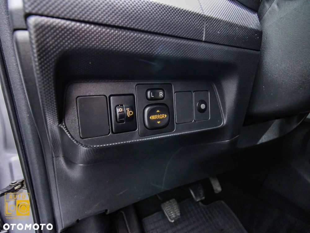 Toyota Auris 1.33 VVT-i Terra Start - 23