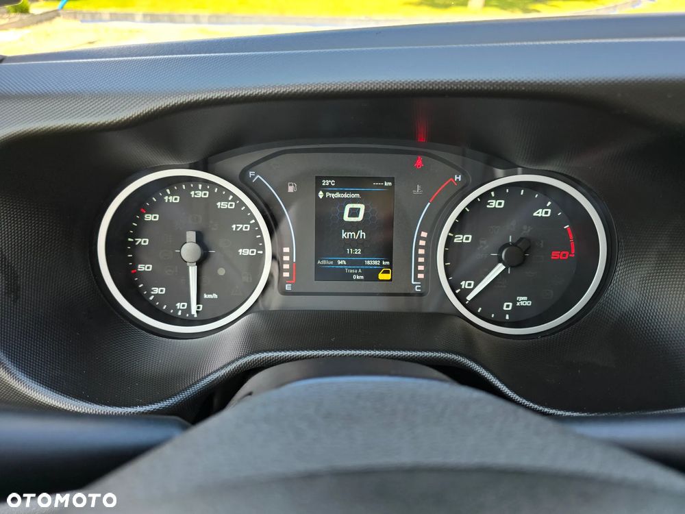 Iveco DAILY 50C18 MROŻNIA 8-PALETOWY + WINDA.1Tona AGREGAT Carrier -20*C +20*C 183Tyś km SERWIS DO OSTATNIEGO Km ASO IVECO SALON PL BOGATA OPCJA WYPOSAZENIA LED NAVI AKTYWNY TEMPOMAT FOTEL KIEROWCY PNEŁMATYCZNY - 4