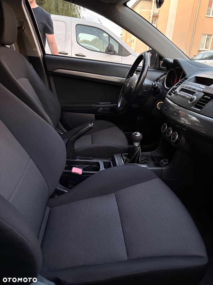 Mitsubishi Lancer 1.8 Intense - 12