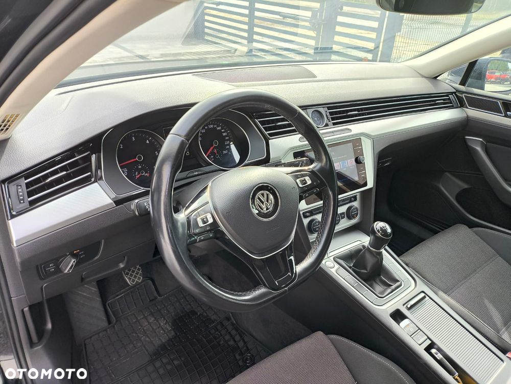 Volkswagen Passat 1.6 TDI (BlueMotion Technology) Comfortline - 12