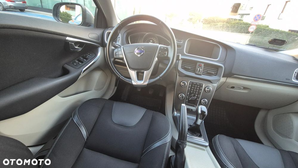 Volvo V40 T3 Drive-E Momentum - 5