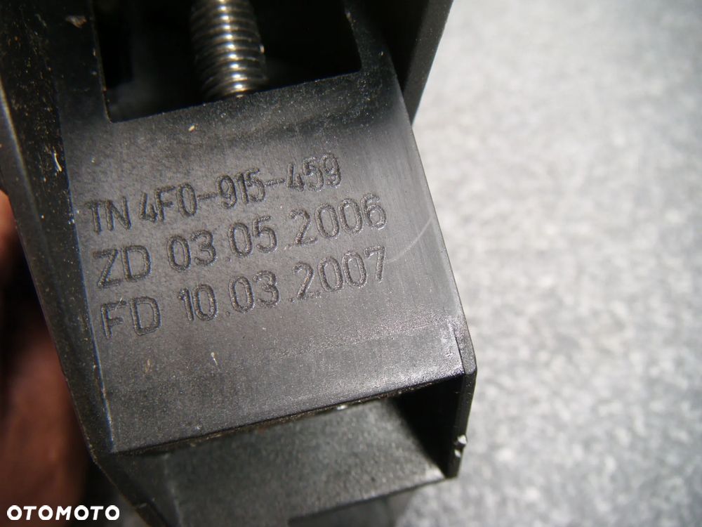 a6 c6 3.0 tdi klema plusowa  4f0915459 - 3